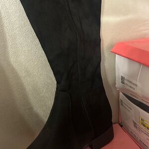 Black Knee-High Women's Boots